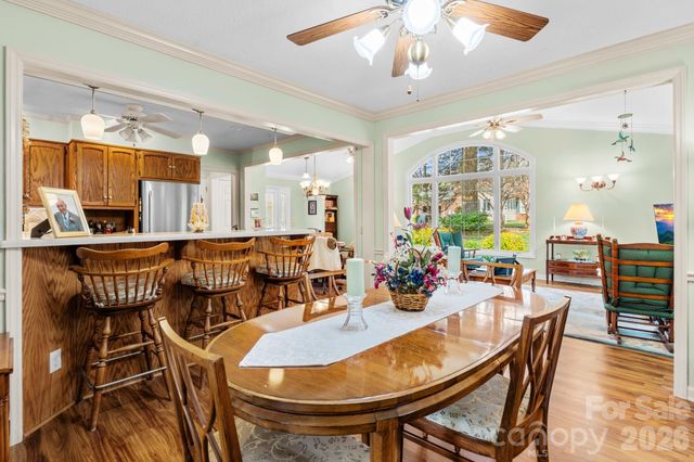 1137 Hibriten Drive SE, Lenoir, NC 28645