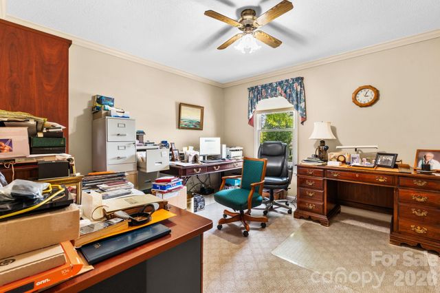 1137 Hibriten Drive SE, Lenoir, NC 28645