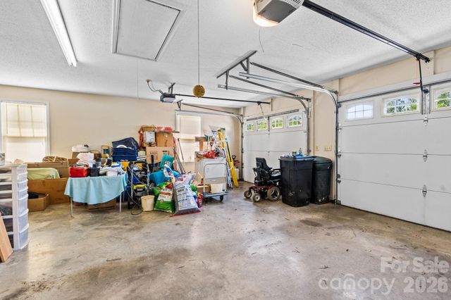 1137 Hibriten Drive SE, Lenoir, NC 28645