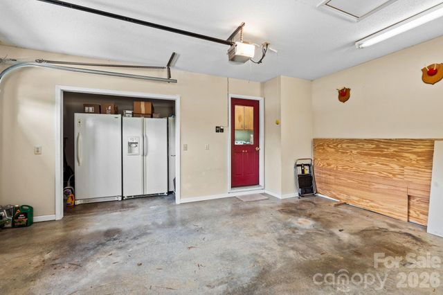 1137 Hibriten Drive SE, Lenoir, NC 28645