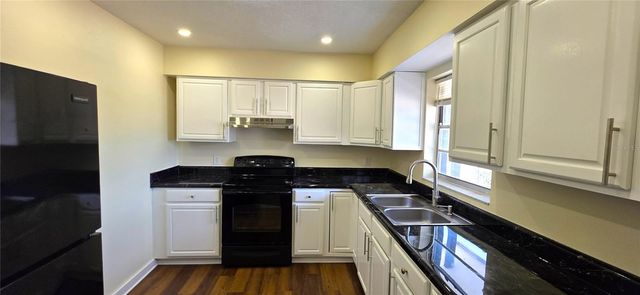 2417 WISHING WELL CIRCLE, Tampa, FL 33619