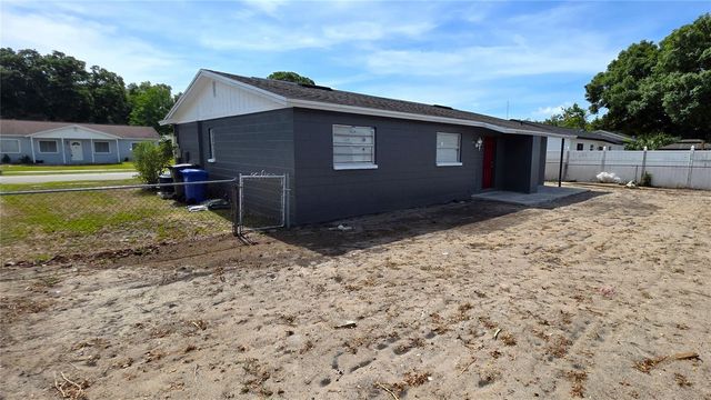 2417 WISHING WELL CIRCLE, Tampa, FL 33619