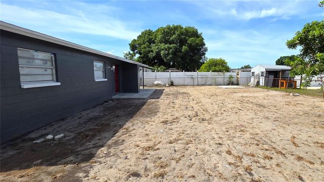 2417 WISHING WELL CIRCLE, Tampa, FL 33619