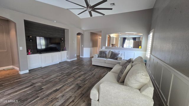 3423 E Crescent Way, Gilbert, AZ 85298