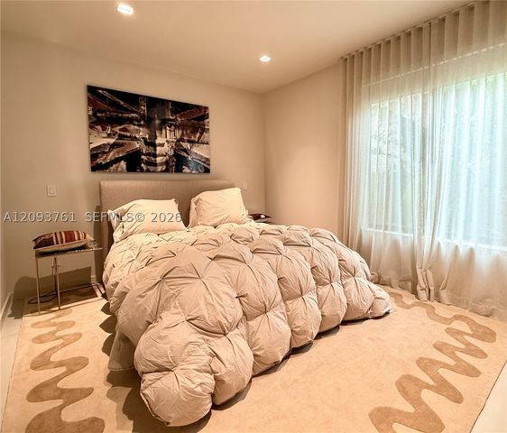 241 NW 46th St, Miami, FL 33127