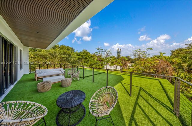 241 NW 46th St, Miami, FL 33127