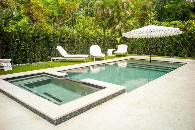 241 NW 46th St, Miami, FL 33127