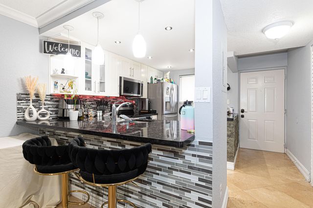 9467 Boca Cove Circle 804, Boca Raton, FL 33428