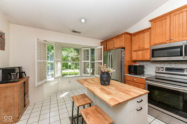 11453 Wilderness Trail, Fishers, IN 46038