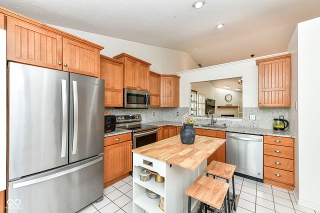 11453 Wilderness Trail, Fishers, IN 46038