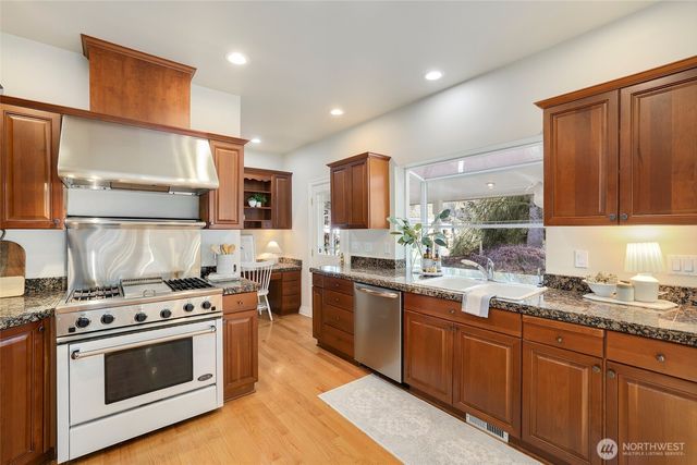 2726 9th Street SW, Puyallup, WA 98373