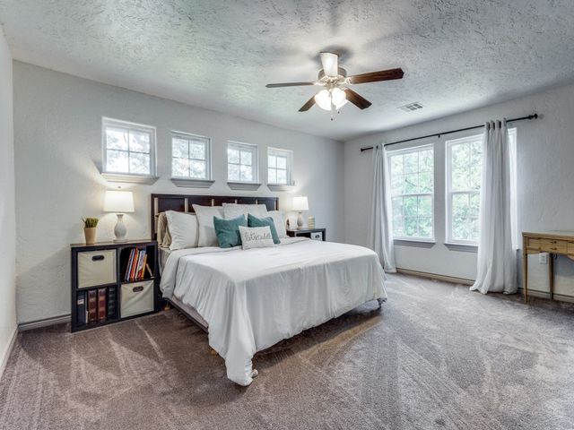 203 Pueblo Drive, Lake Kiowa, TX 76240