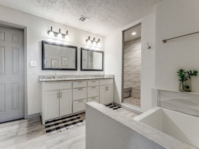 203 Pueblo Drive, Lake Kiowa, TX 76240