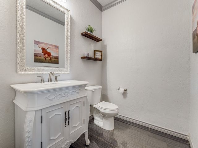 203 Pueblo Drive, Lake Kiowa, TX 76240