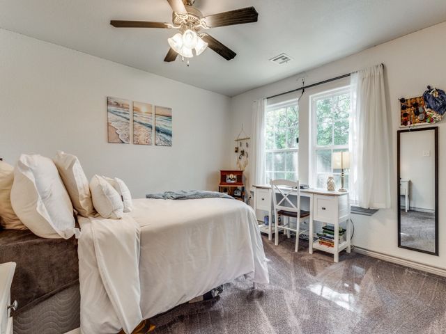 203 Pueblo Drive, Lake Kiowa, TX 76240