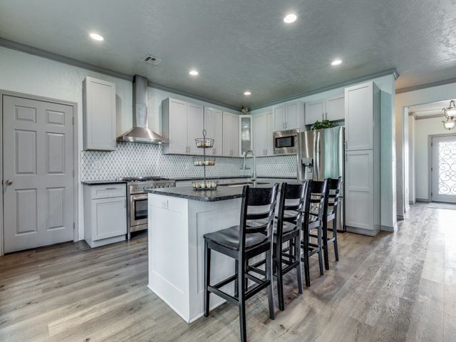 203 Pueblo Drive, Lake Kiowa, TX 76240