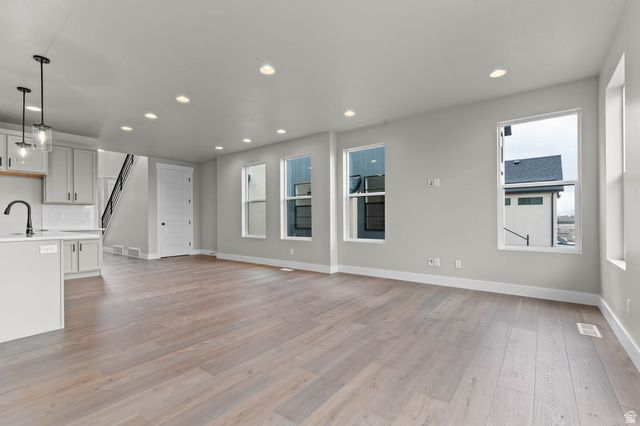 4992 W GREEN ASH LN, Highland, UT 84003