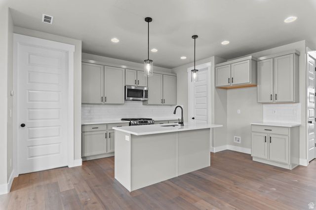 4992 W GREEN ASH LN, Highland, UT 84003