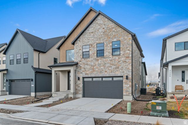 4992 W GREEN ASH LN, Highland, UT 84003