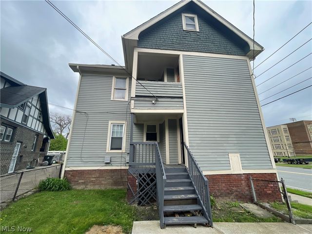3241 Kildare Road, Cleveland Heights, OH 44118