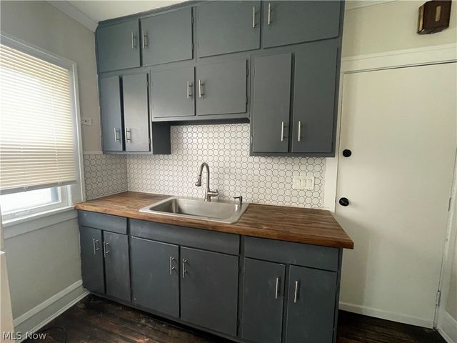3241 Kildare Road, Cleveland Heights, OH 44118