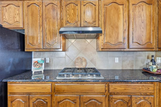 1524 Desert Hills Drive, Fort Worth, TX 76052