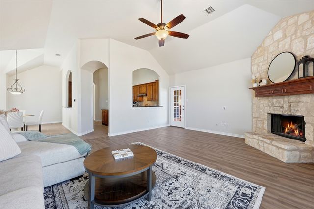 1524 Desert Hills Drive, Fort Worth, TX 76052