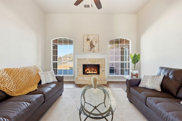 1524 Desert Hills Drive, Fort Worth, TX 76052