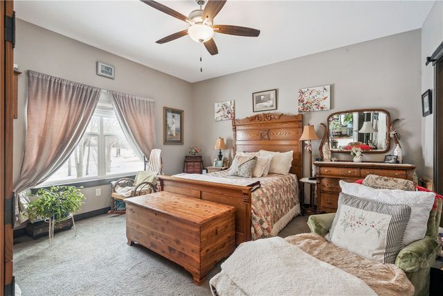 2237 Tranquil Ct NW, Cedar Rapids, IA 52405