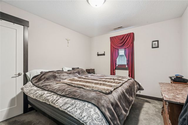 2237 Tranquil Ct NW, Cedar Rapids, IA 52405