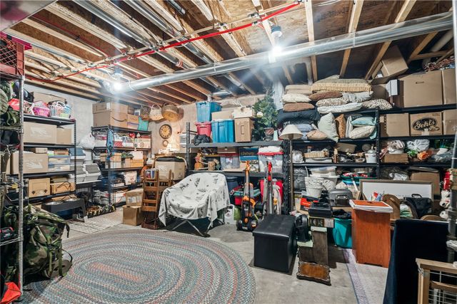 2237 Tranquil Ct NW, Cedar Rapids, IA 52405