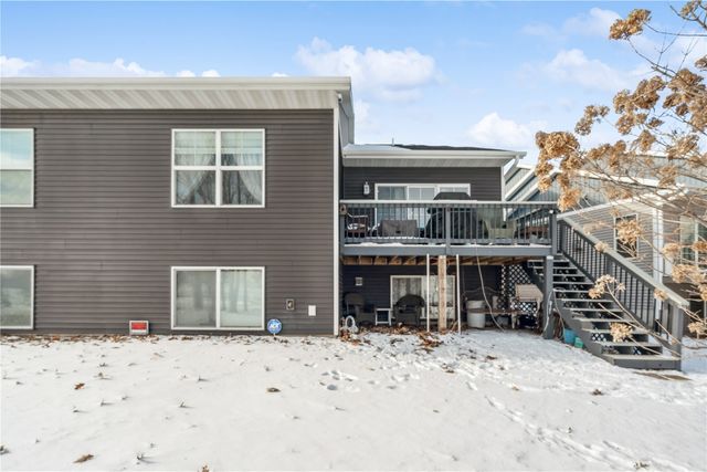 2237 Tranquil Ct NW, Cedar Rapids, IA 52405