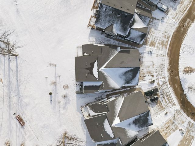 2237 Tranquil Ct NW, Cedar Rapids, IA 52405