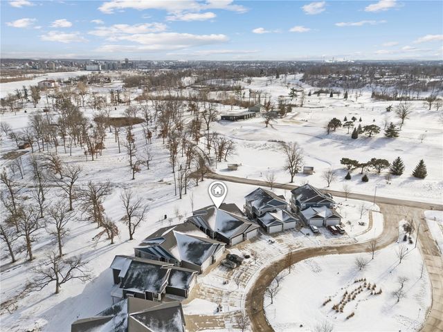 2237 Tranquil Ct NW, Cedar Rapids, IA 52405