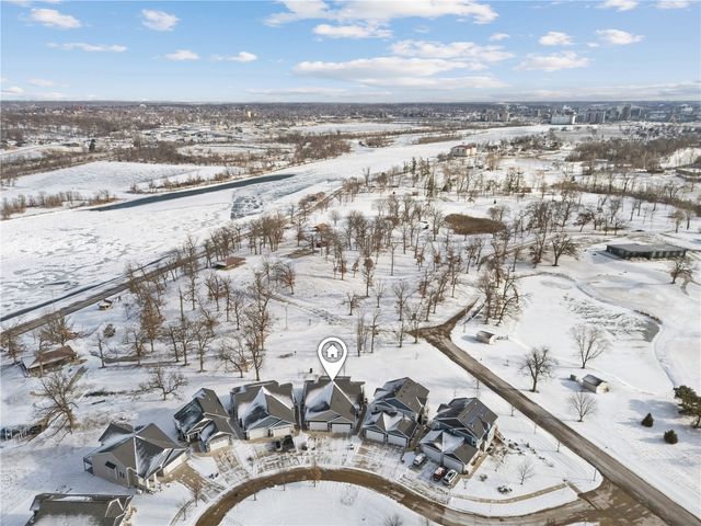 2237 Tranquil Ct NW, Cedar Rapids, IA 52405