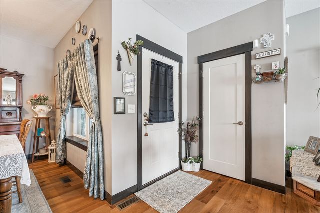 2237 Tranquil Ct NW, Cedar Rapids, IA 52405