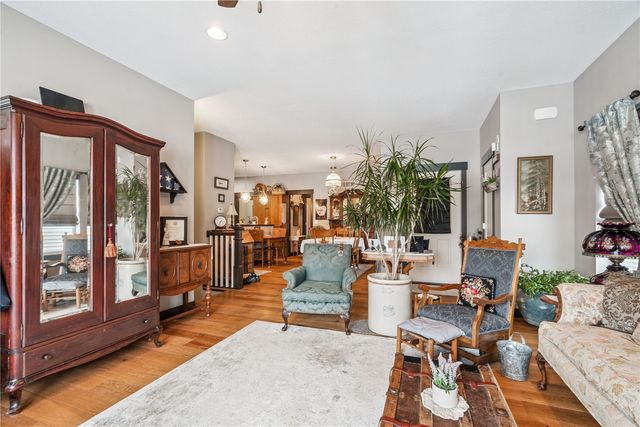 2237 Tranquil Ct NW, Cedar Rapids, IA 52405