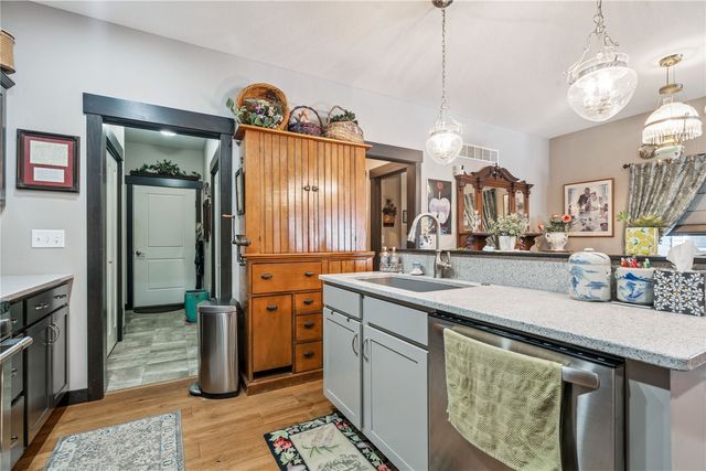 2237 Tranquil Ct NW, Cedar Rapids, IA 52405