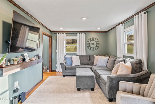 1950 New York 7, Brunswick, NY 12180