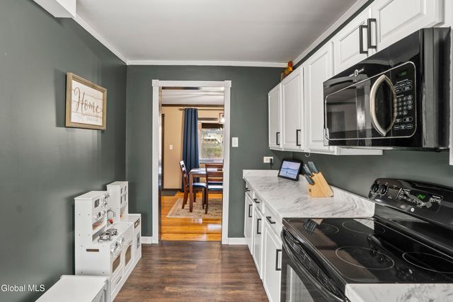 1950 New York 7, Brunswick, NY 12180