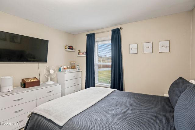 1950 New York 7, Brunswick, NY 12180