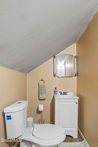 1950 New York 7, Brunswick, NY 12180