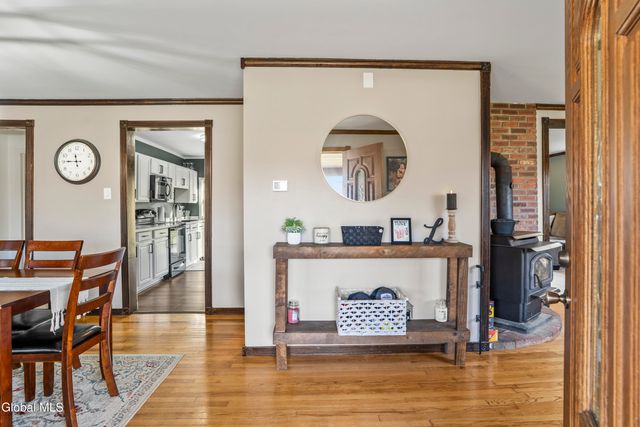 1950 New York 7, Brunswick, NY 12180