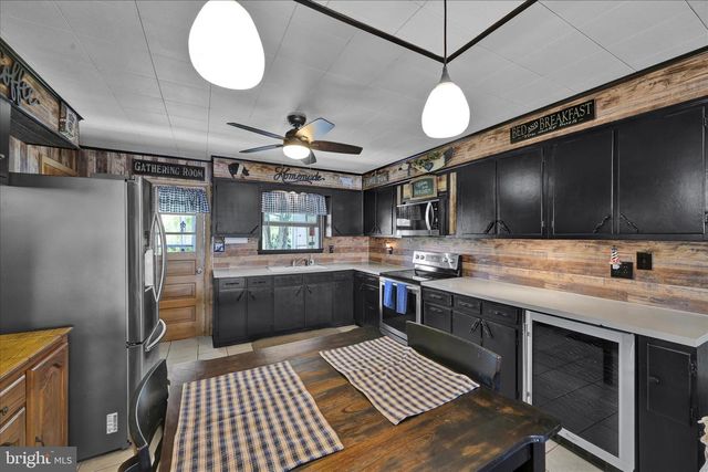 802 N 16TH ST, Pottsville, PA 17901