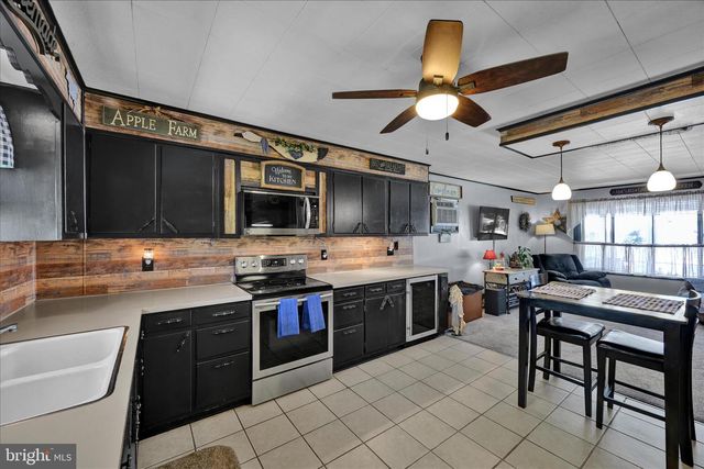 802 N 16TH ST, Pottsville, PA 17901
