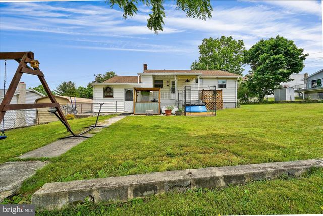 802 N 16TH ST, Pottsville, PA 17901