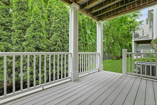 15 Hidden Ridge Court, Scarsdale, NY 10583