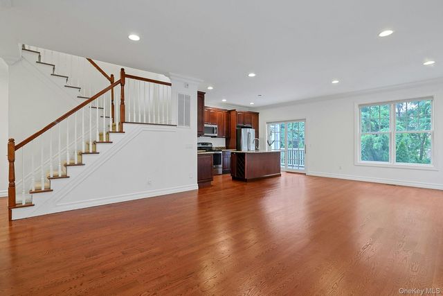 15 Hidden Ridge Court, Scarsdale, NY 10583