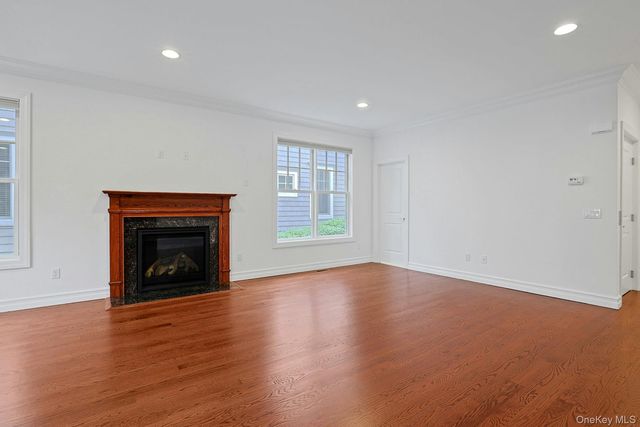 15 Hidden Ridge Court, Scarsdale, NY 10583
