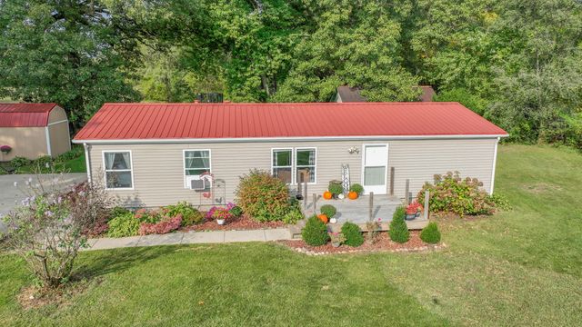2795 S Range Road, Knox, IN 46534